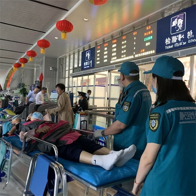 银川租赁急救车电话